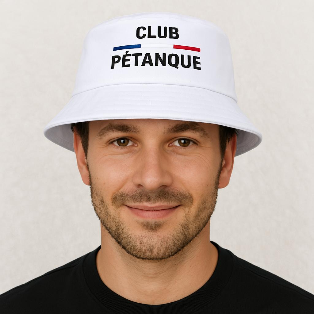 Un homme porte le Bob Pétanque