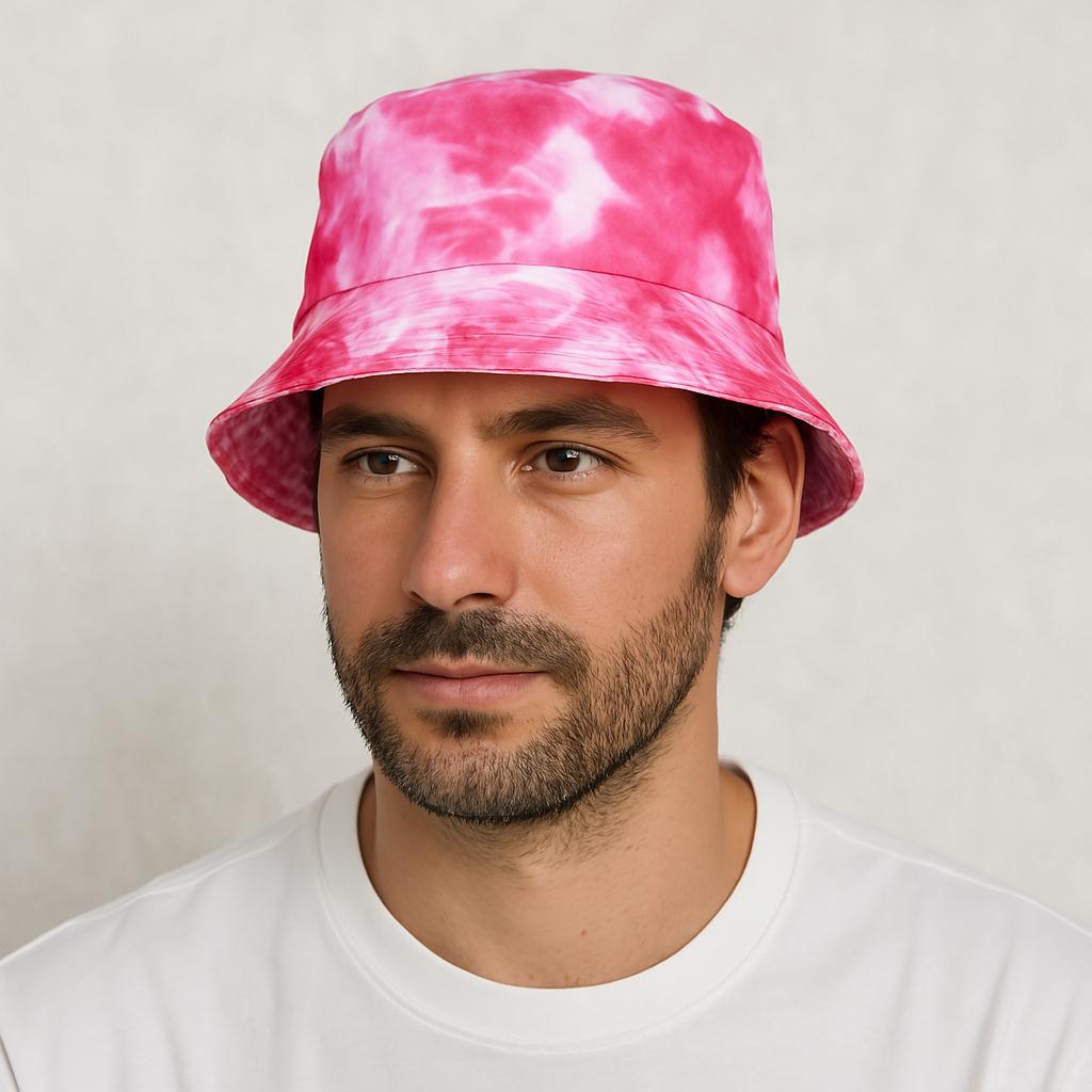 Un homme porte le Bob Tie and Dye
