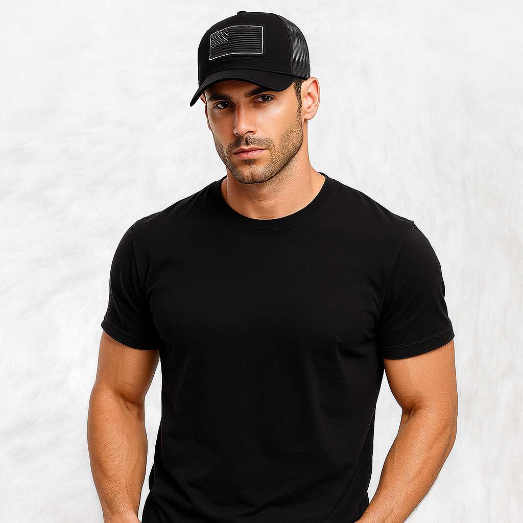 Un homme porte la Casquette Américaine Noire