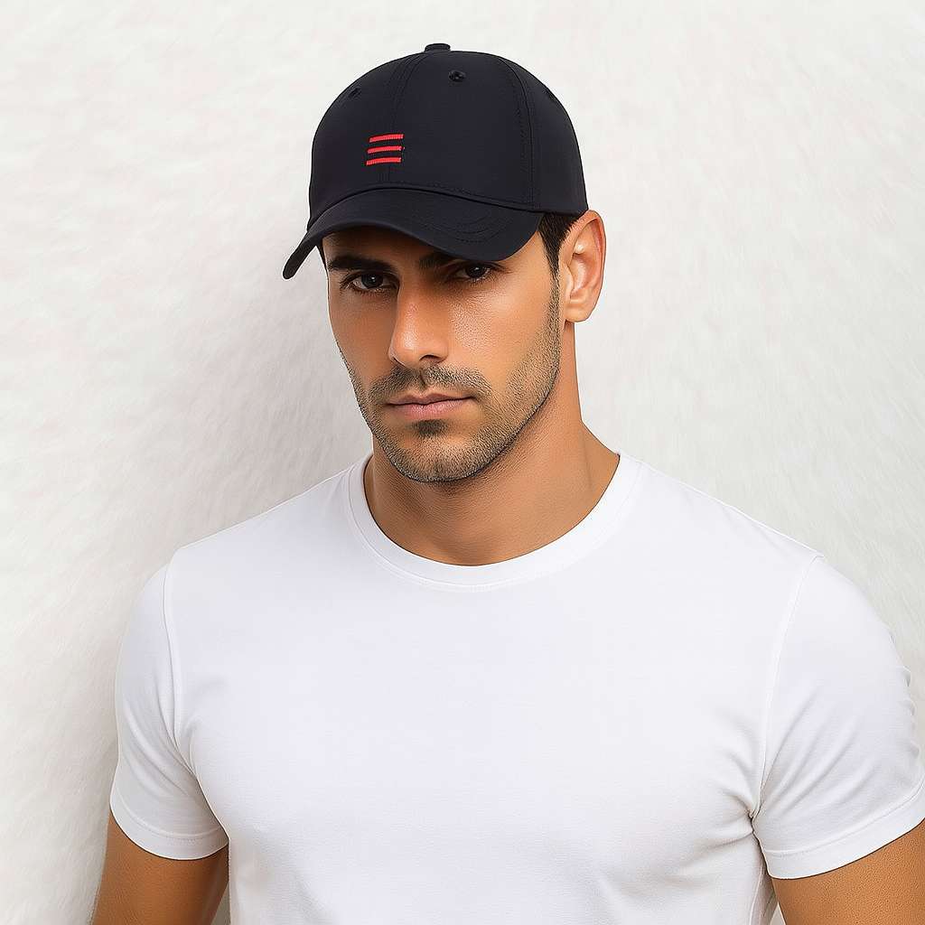 Un homme porte la Casquette Imperméable Homme noir