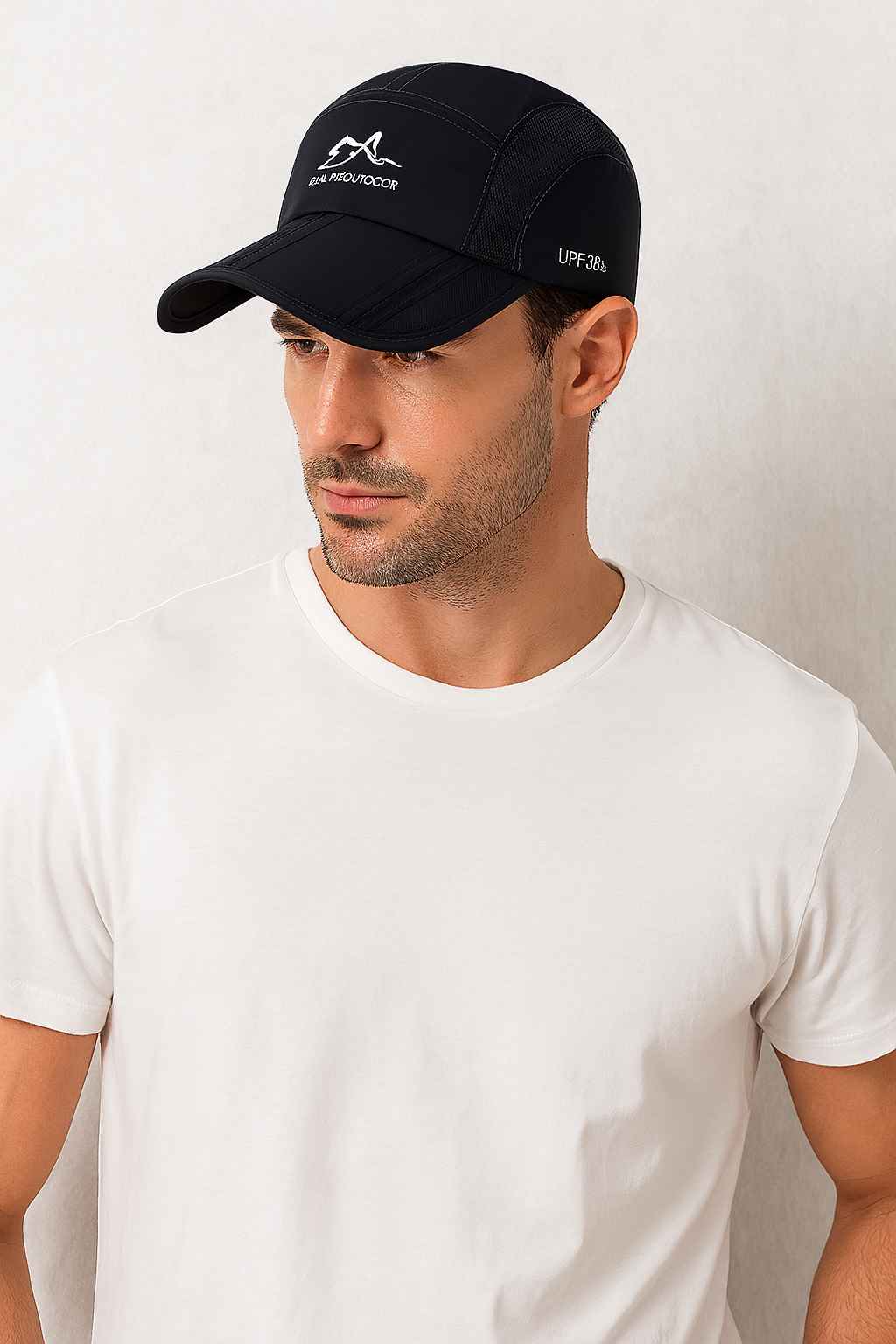 Un homme porte la Casquette Montagne homme