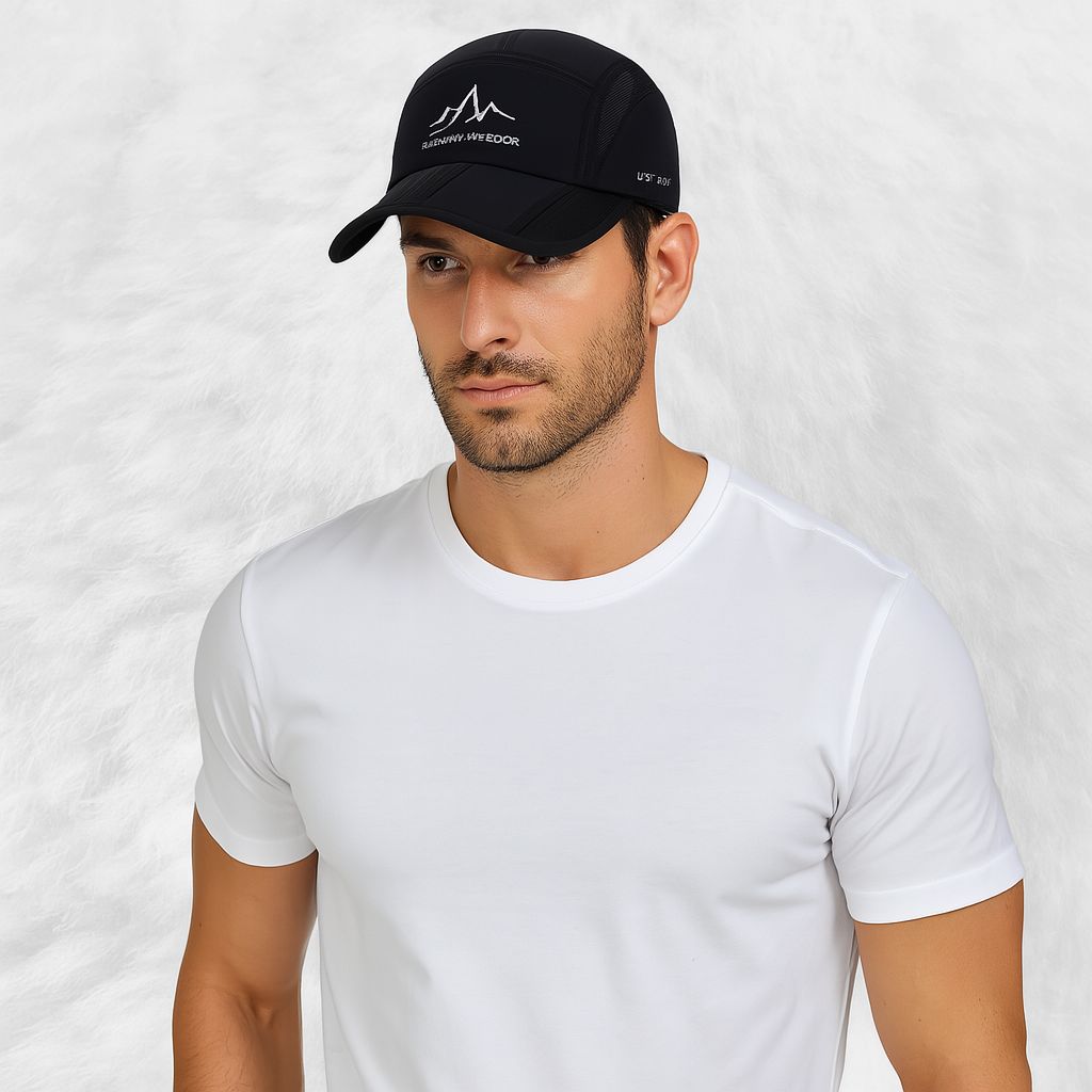 Un homme porte la Casquette Montagne noir
