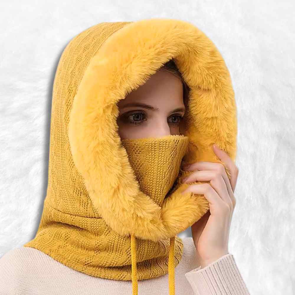 Cagoule Femme Hiver jaune porté par une femme