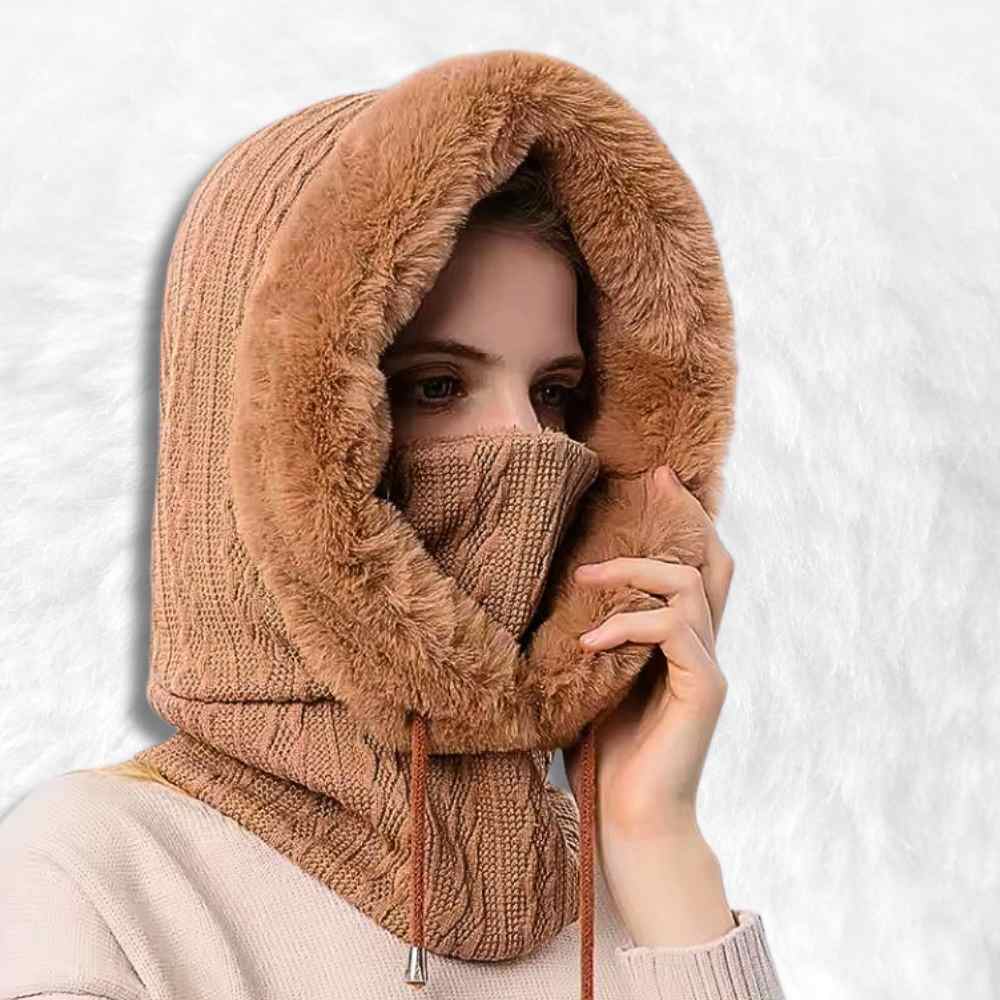 Cagoule Femme Hiver marron portée par une femme