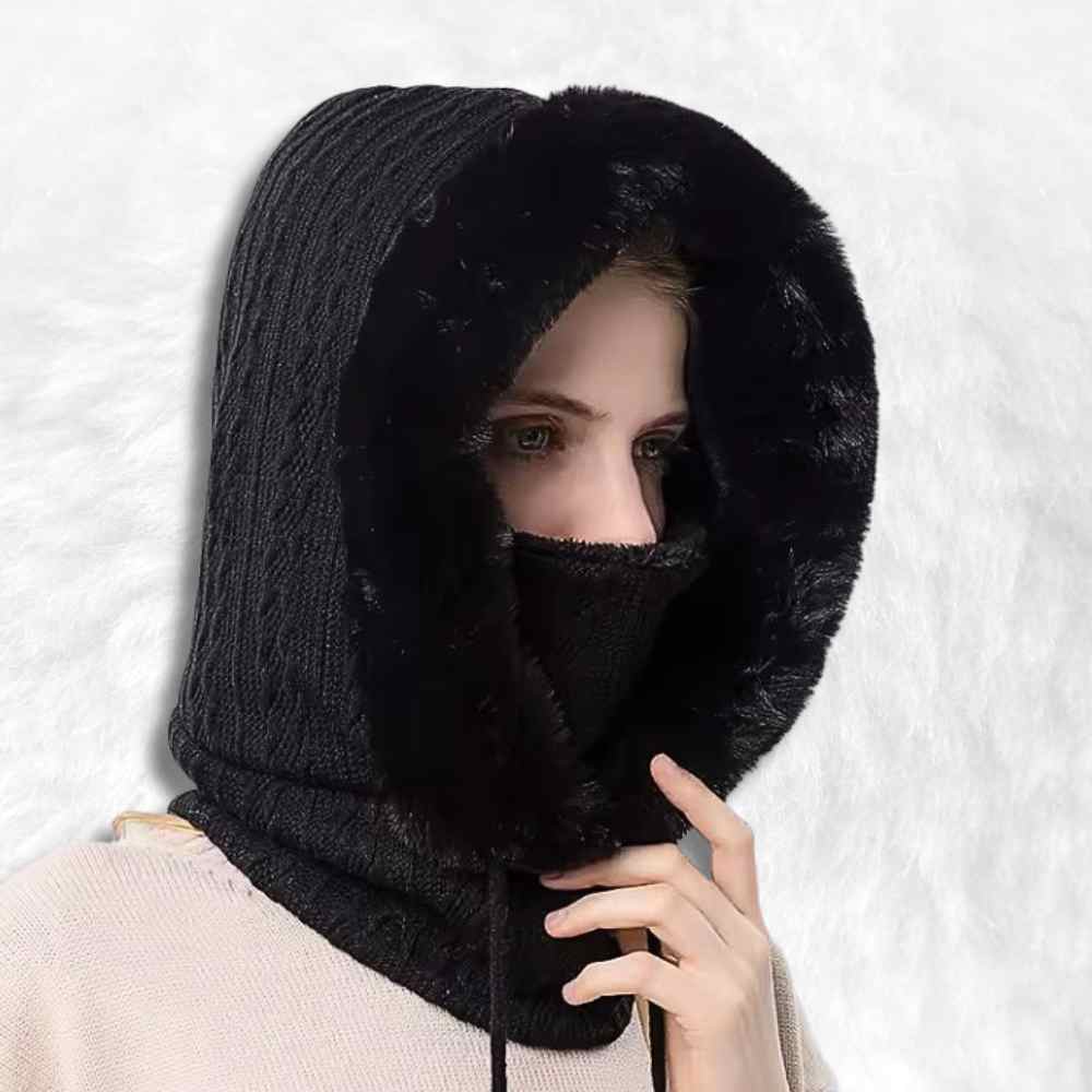 Cagoule Femme Hiver noir porté par une femme