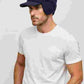 Un homme porte le Bonnet Casquette Skullies Bleu