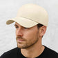 Un homme porte la Casquette Grande Taille Crème