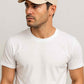 Un homme porte la Casquette Imperméable Running beige