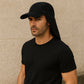 Un homme porte la Casquette Longue Visière Anti uv noir