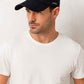 Un homme porte la Casquette Montagne homme