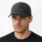 Un homme porte la Casquette Respirante Sport