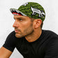 Un homme porte la Casquette Vélo Crocodile