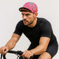 Un homme porte la Casquette Vélo Donut Lover