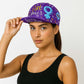 Une femme porte la Casquette Vélo Femme "Girl Power