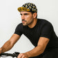 Un homme porte la Casquette Vélo Fun noir