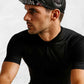 Un homme porte la Casquette Vélo London.