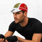 Un homme porte la Casquette Vélo Pizza Delivery