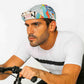Un homme porte la Casquette Vélo Savane