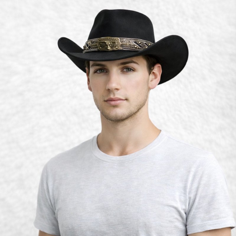 Un homme porte le Chapeau Cowboy Australien​ noir