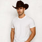 Un homme porte le Chapeau Cowboy Luxe marron