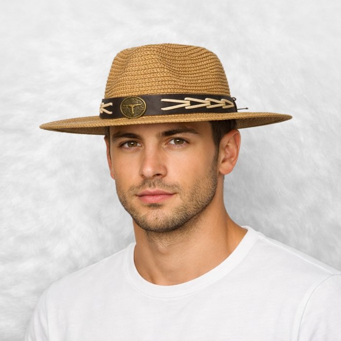 Un homme porte le Chapeau Cowboy Paille Homme​ marron