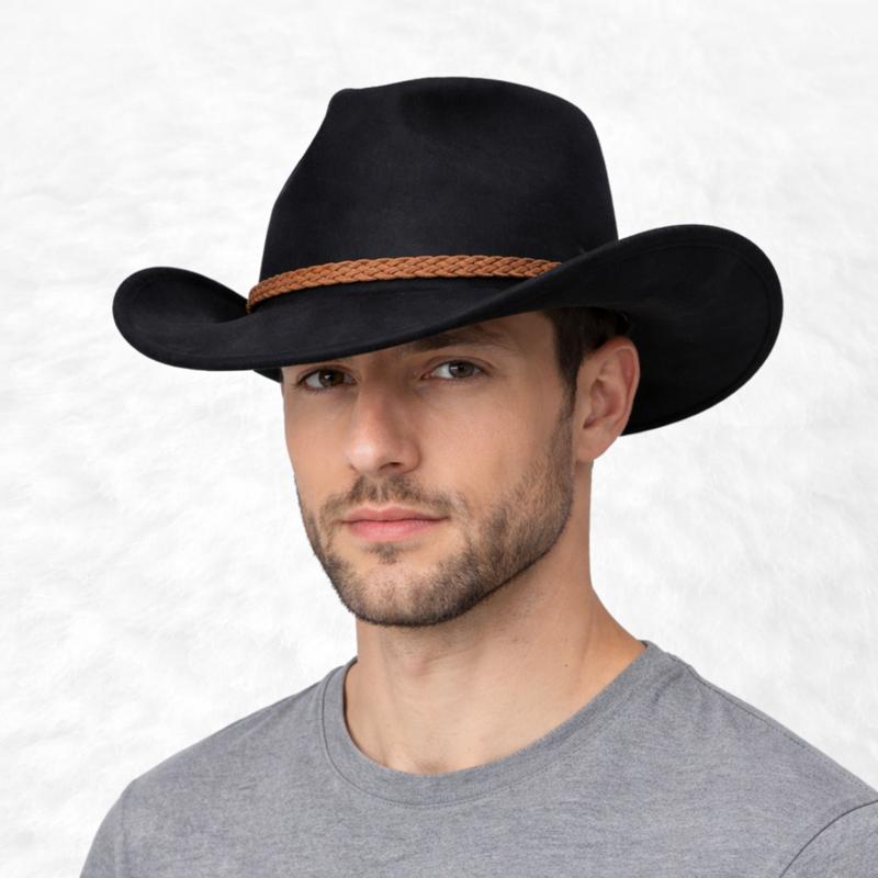 Un homme porte le Chapeau Cowboy pas cher noir