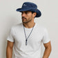 Un homme porte le Chapeau Homme Été Bleu
