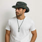 Un homme porte le Chapeau Homme Été Vert