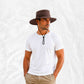 Un homme porte le Chapeau Safari Homme Marron