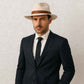 Un homme porte le Chapeau de Paille Fedora Homme crème