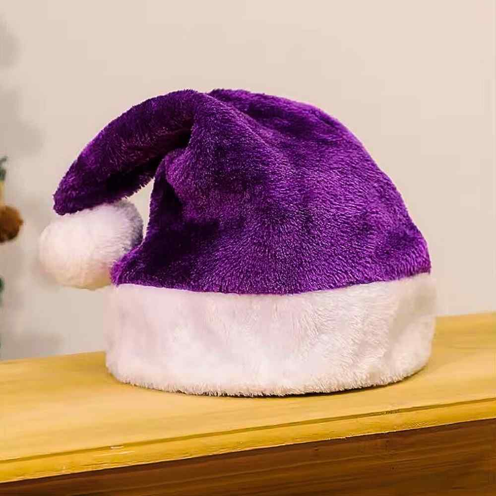 Bonnet de Noël Violet​ dans une maison