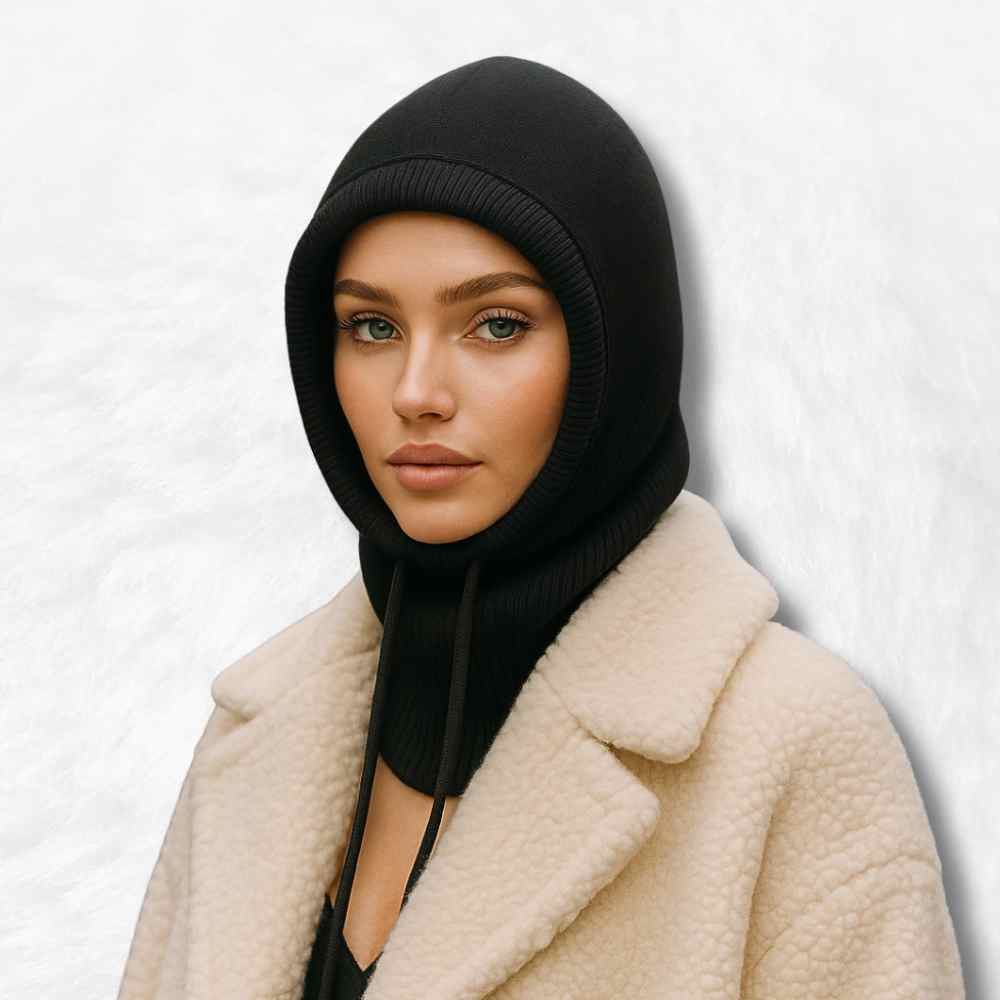 Une femme portant la cagoule femme tendance noir