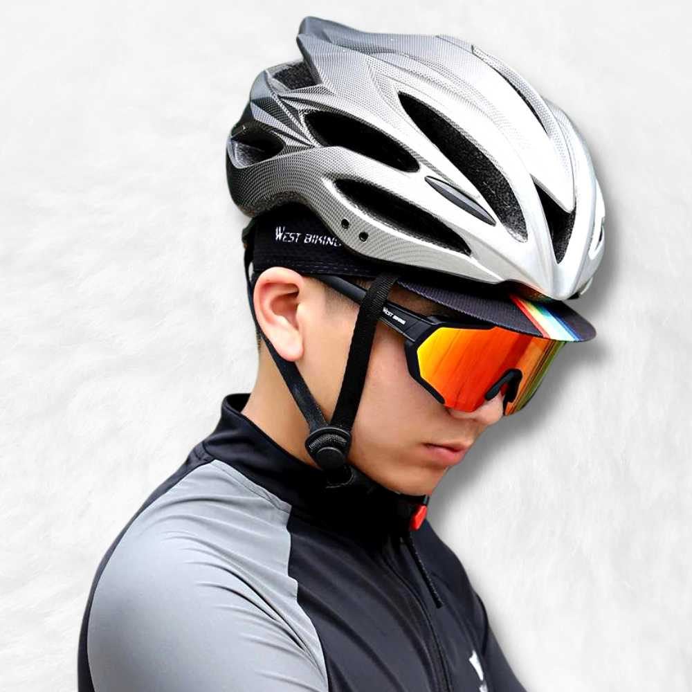  Casquette Cycliste Vintage avec un casque.