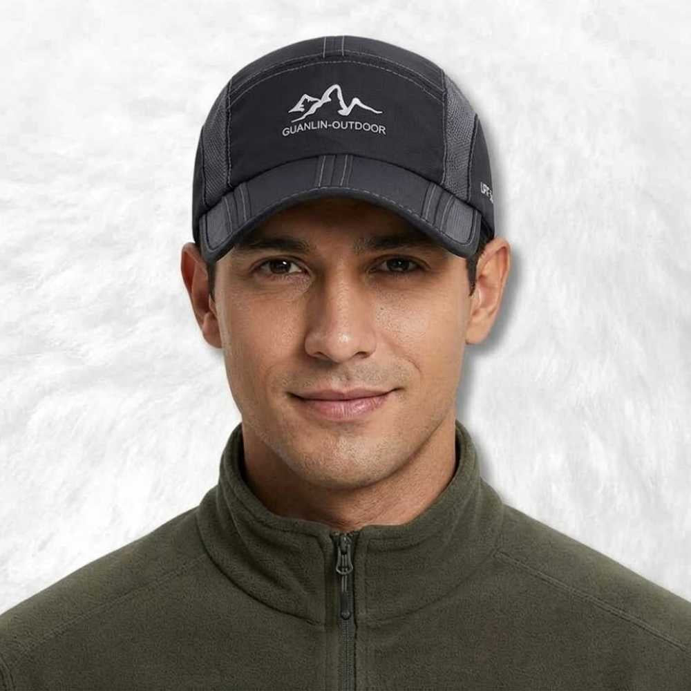 casquette montagne de couleur noir porter par un homme 
