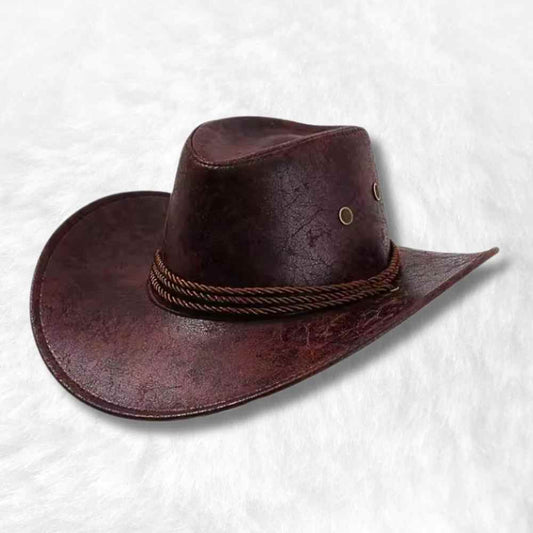Chapeau de cowboy en paille avec cordon en cuir et badge représentant 3 Chapeau de cowboy en paille avec cordon en cuir et badge représentant 3